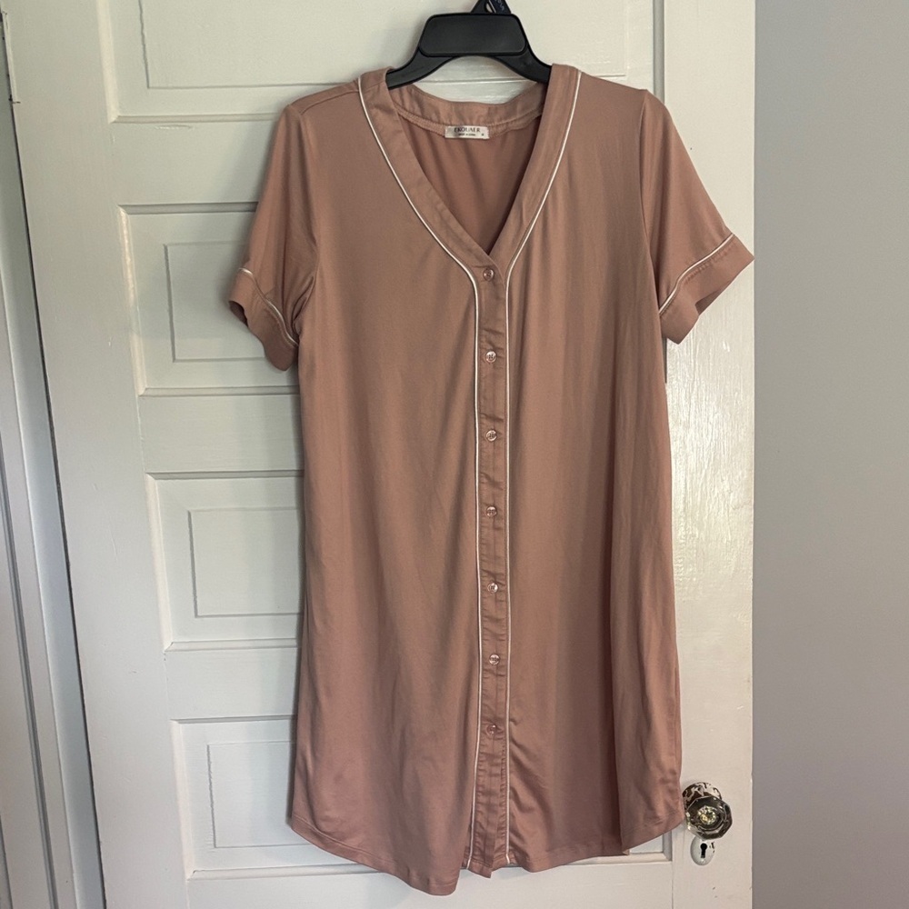 Ekouaer Tan/Pink Gown